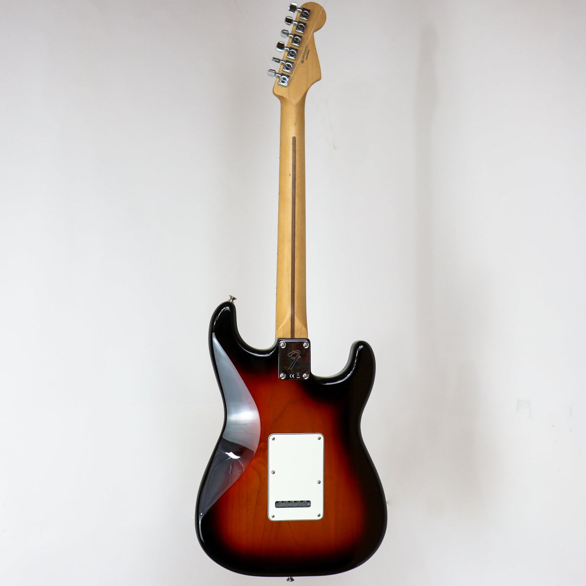 Fender Player Stratocaster Left-Handed Maple Neck 3 Tone Sunburst
