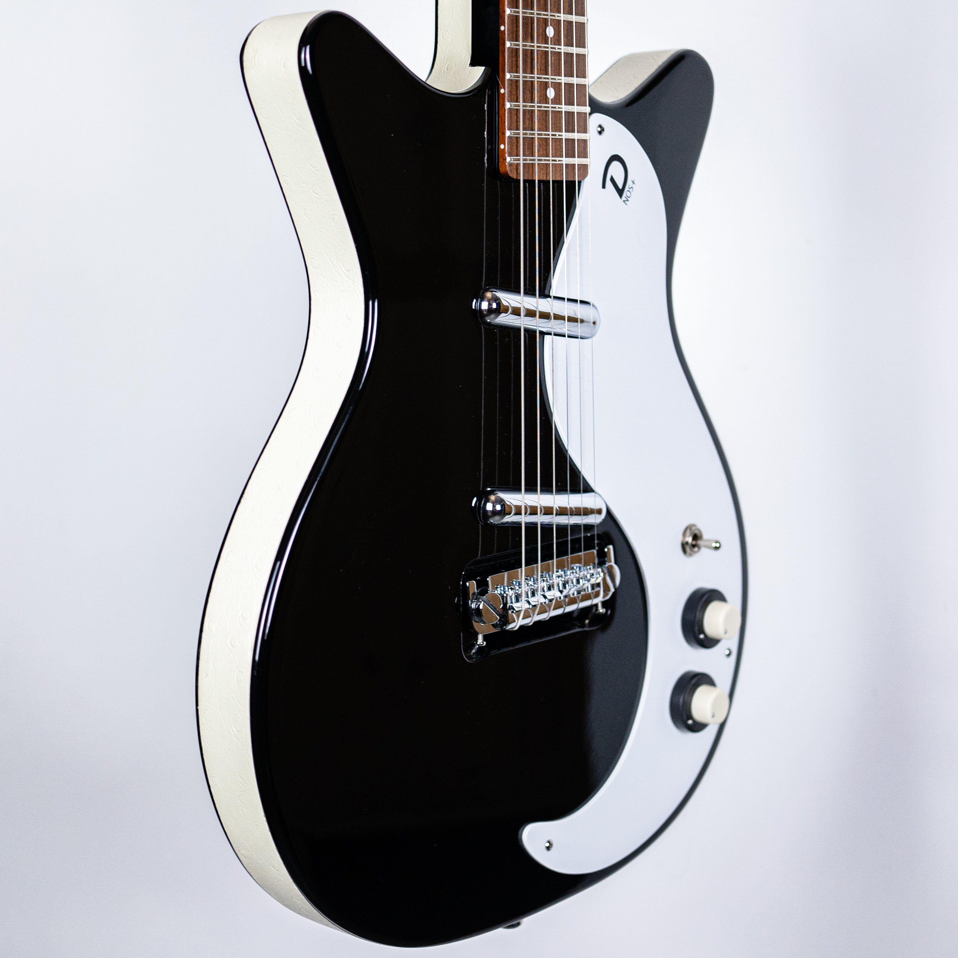 Danelectro 59M- NOS+ Double Cutaway Black