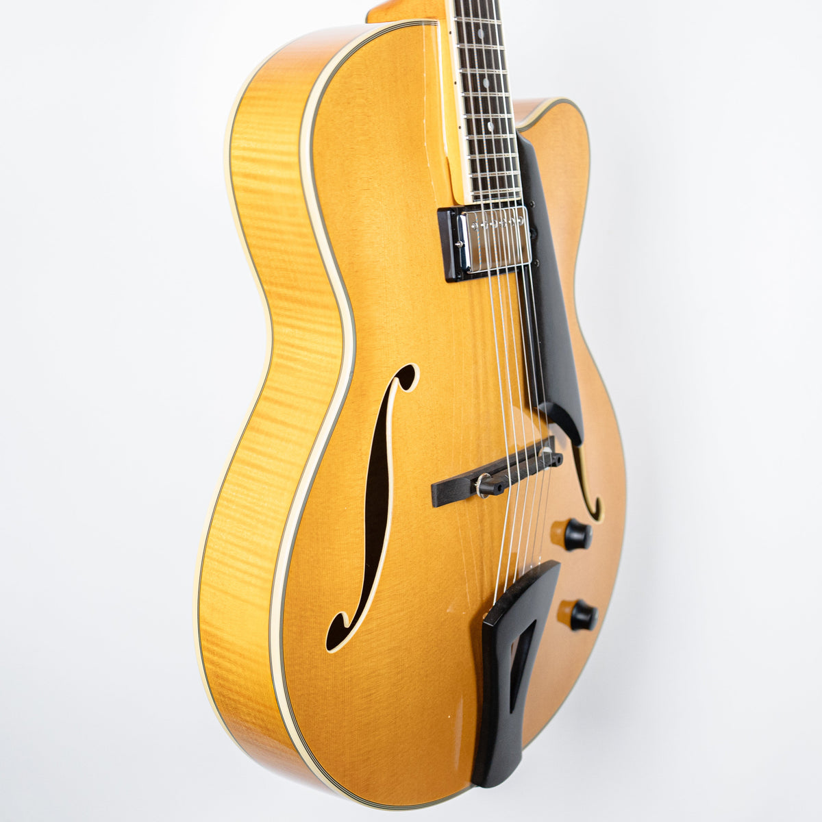 Comins GCS-16-1 Archtop in Blonde