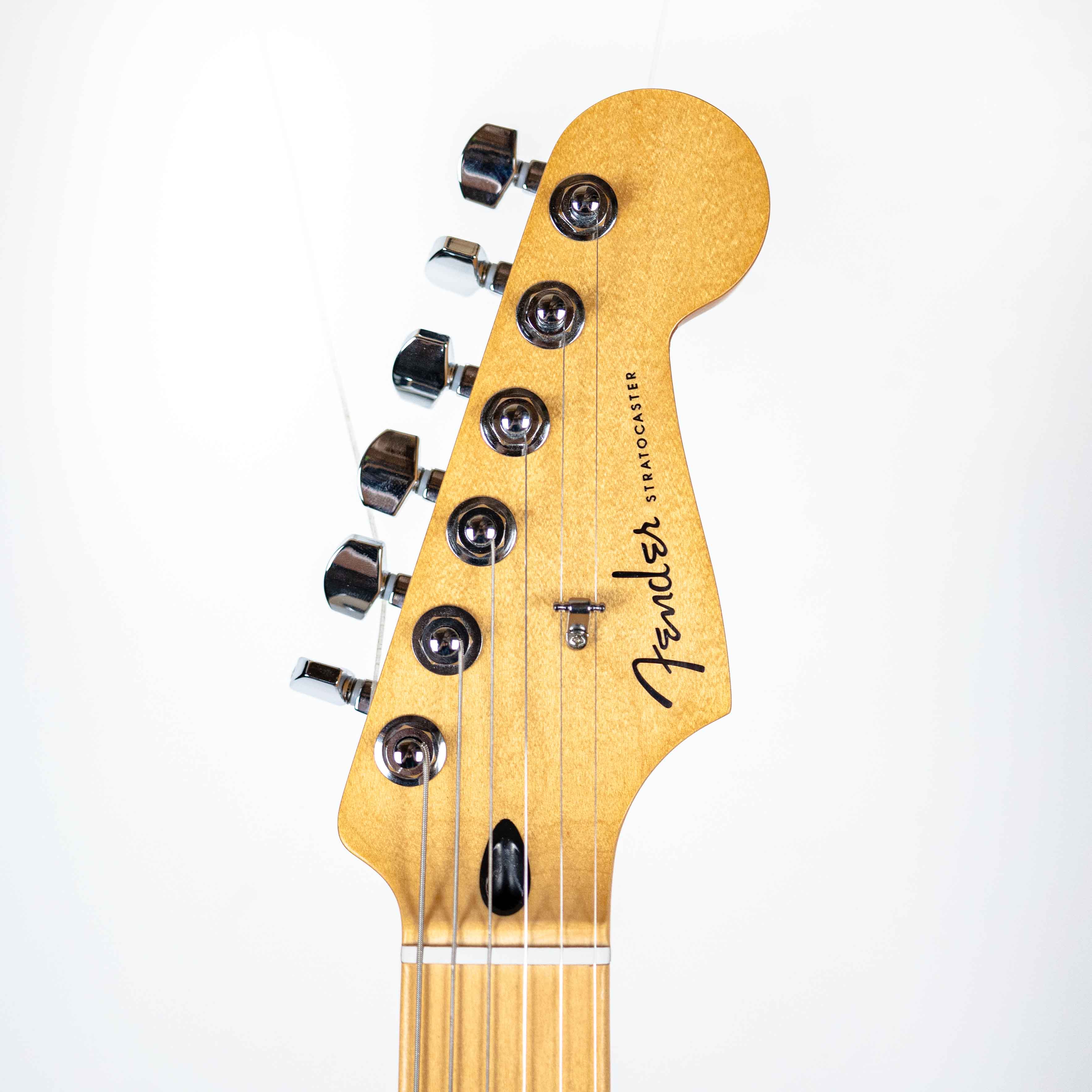 Fender Player Plus Stratocaster Tequila Sunrise, Maple Fingerboard